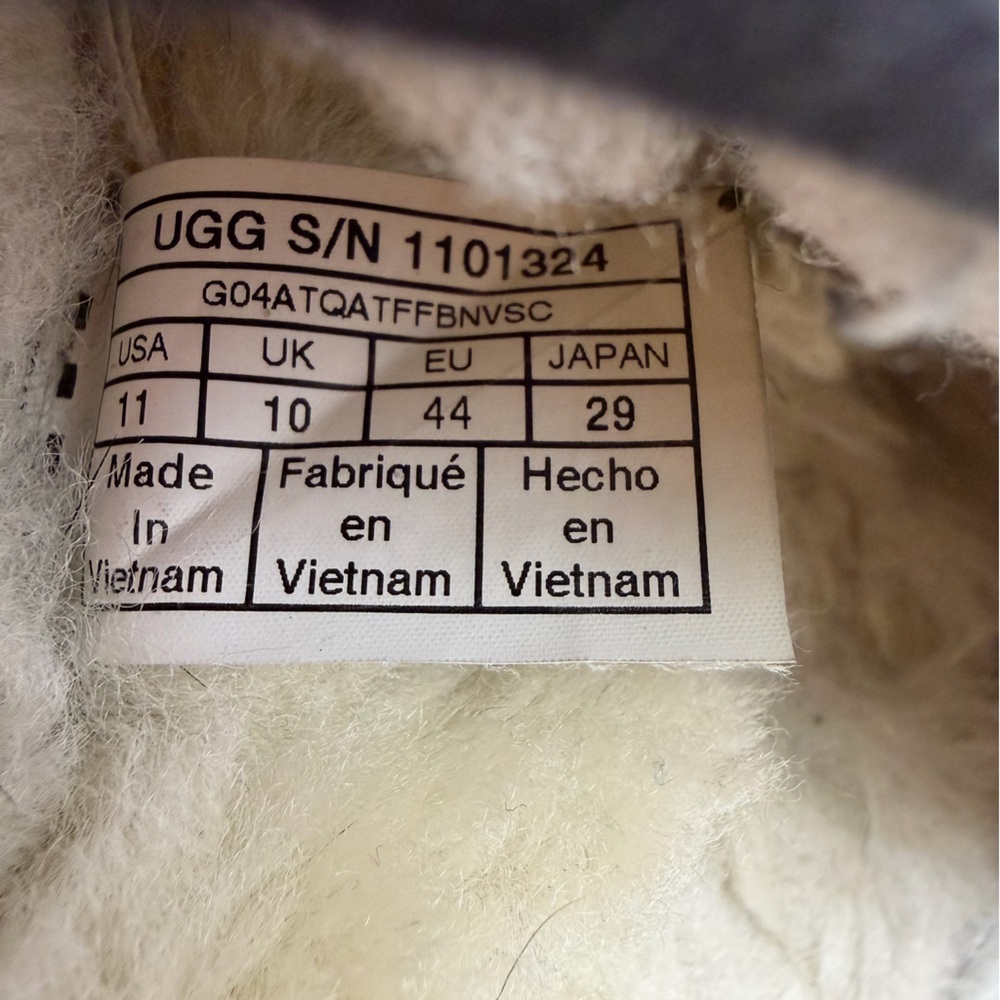 UGG Men’s Black Shearling Slippers Size 11 - Picture 8 of 8